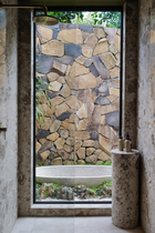 Vera Plinth